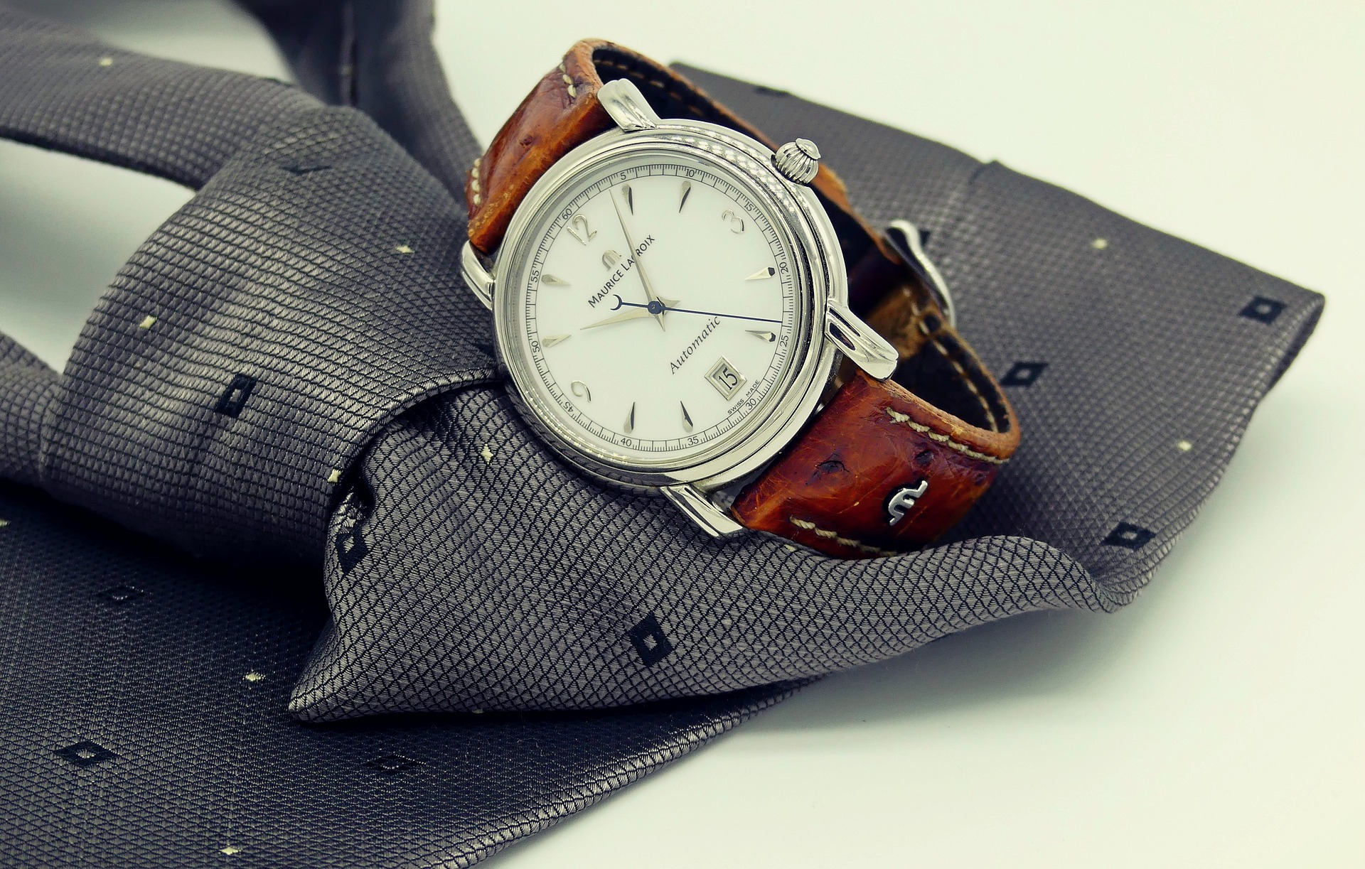 watch shopping